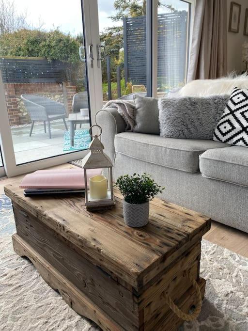 Apartment Spacious With Sea/ Downs Views Sole Use Of Hottub In Seaford