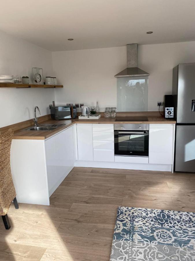 Apartment Spacious With Sea/ Downs Views Sole Use Of Hottub In Seaford