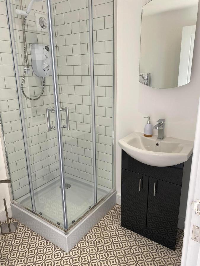 Apartment Spacious With Sea/ Downs Views Sole Use Of Hottub In Seaford