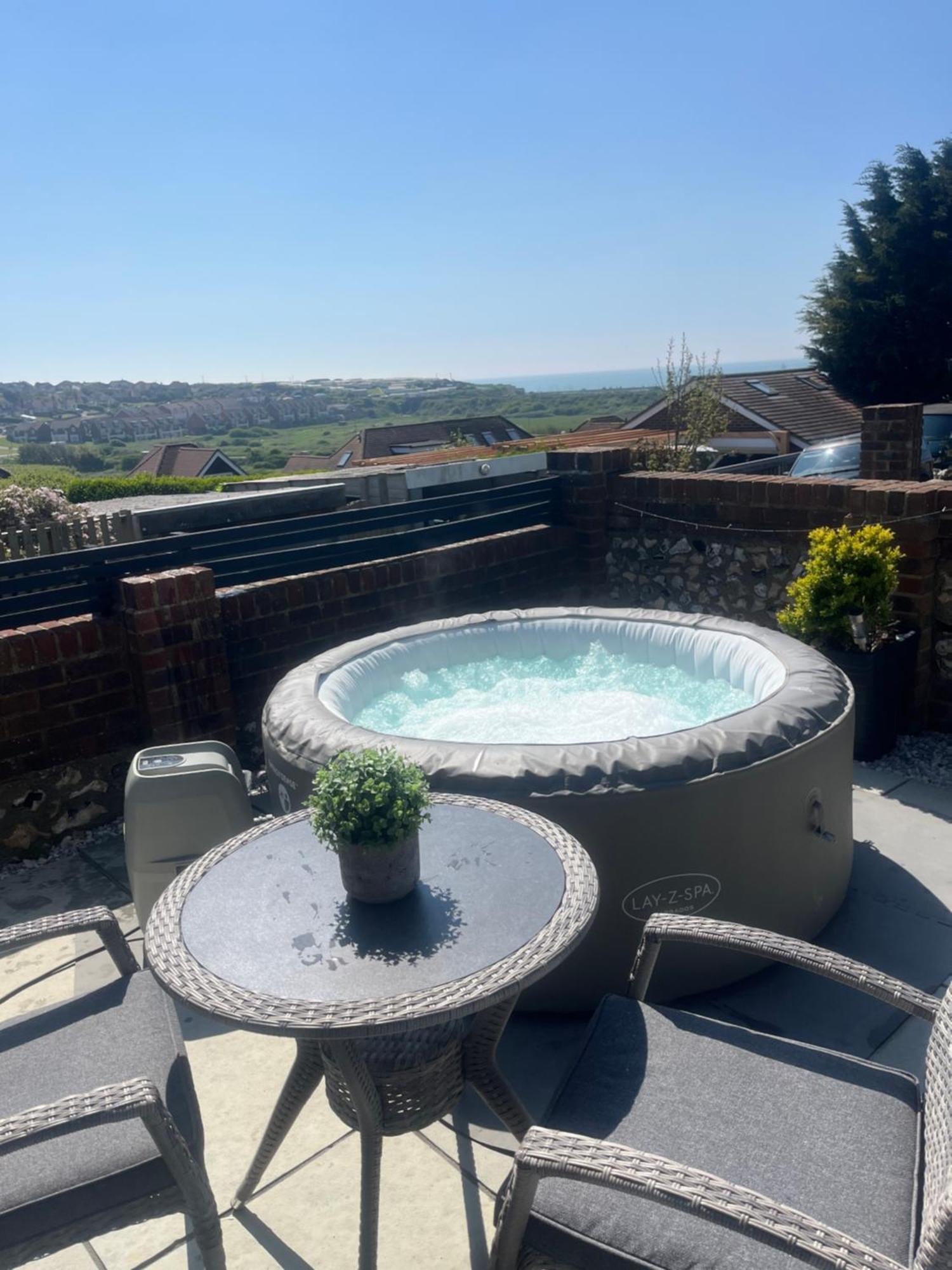 Apartment Spacious With Sea/ Downs Views Sole Use Of Hottub In *