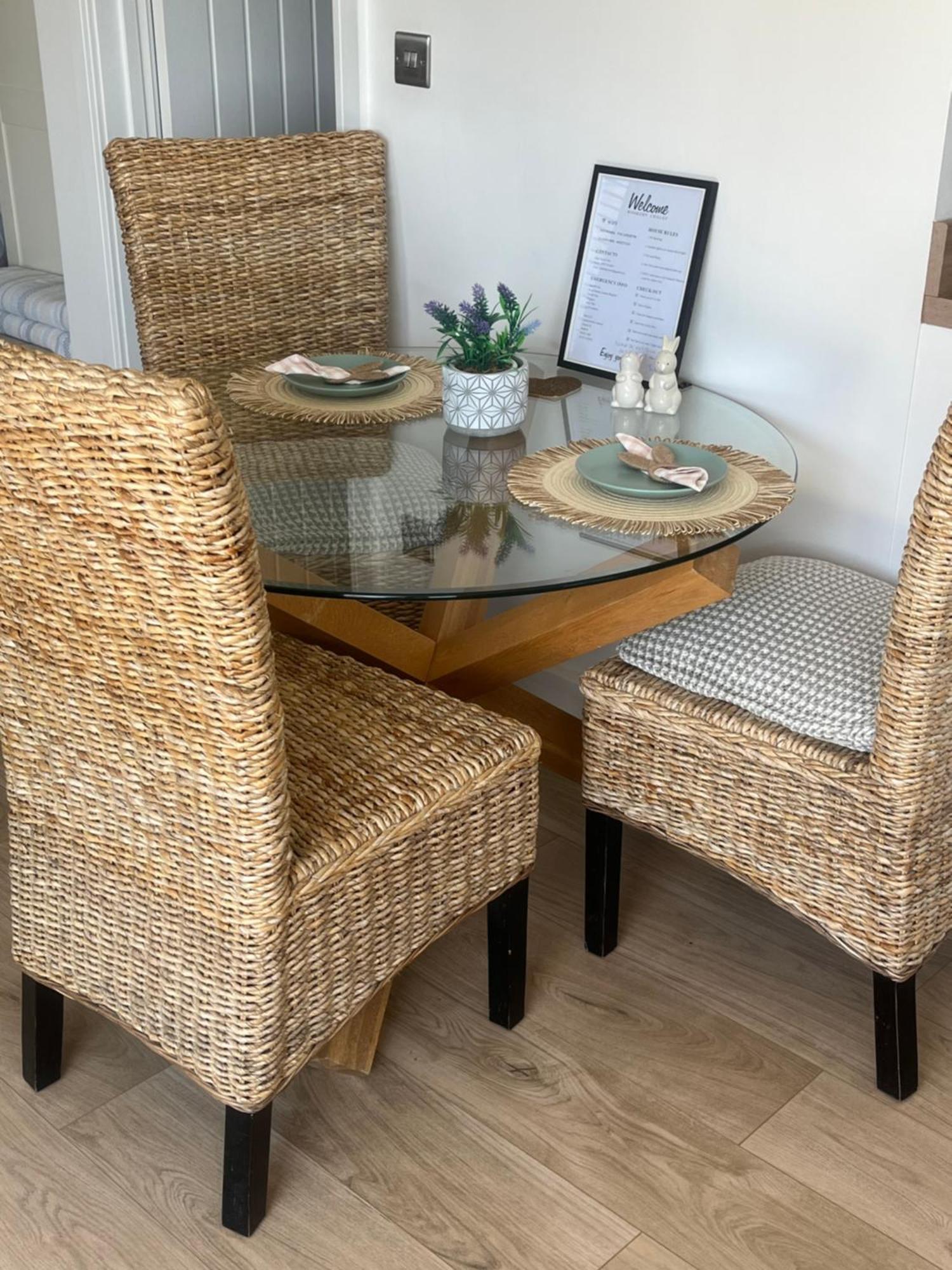 Spacious With Sea/ Downs Views Sole Use Of Hottub In Apartment Seaford